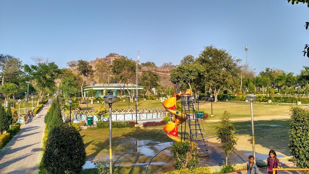 Rani Jhansi Smarak Park Jhansi-