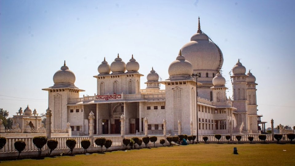 Baba Jaigurudev Mandir