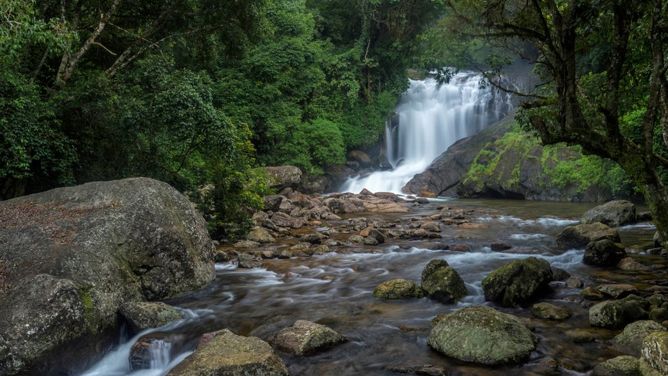  Puliyancholai Falls